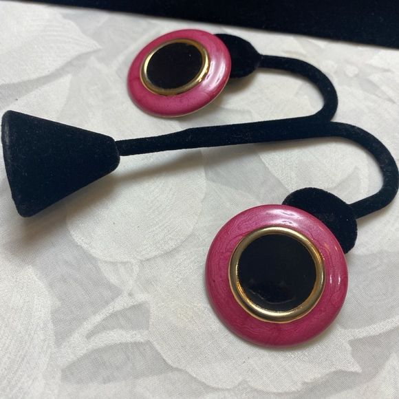 Vintage Pink And Black Enamel Earrings - Picture 5 of 12